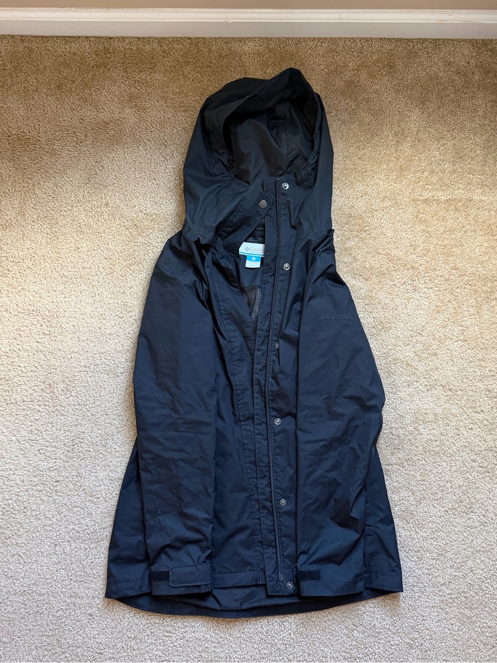 Columbia Women's Black Hooded Raincoat